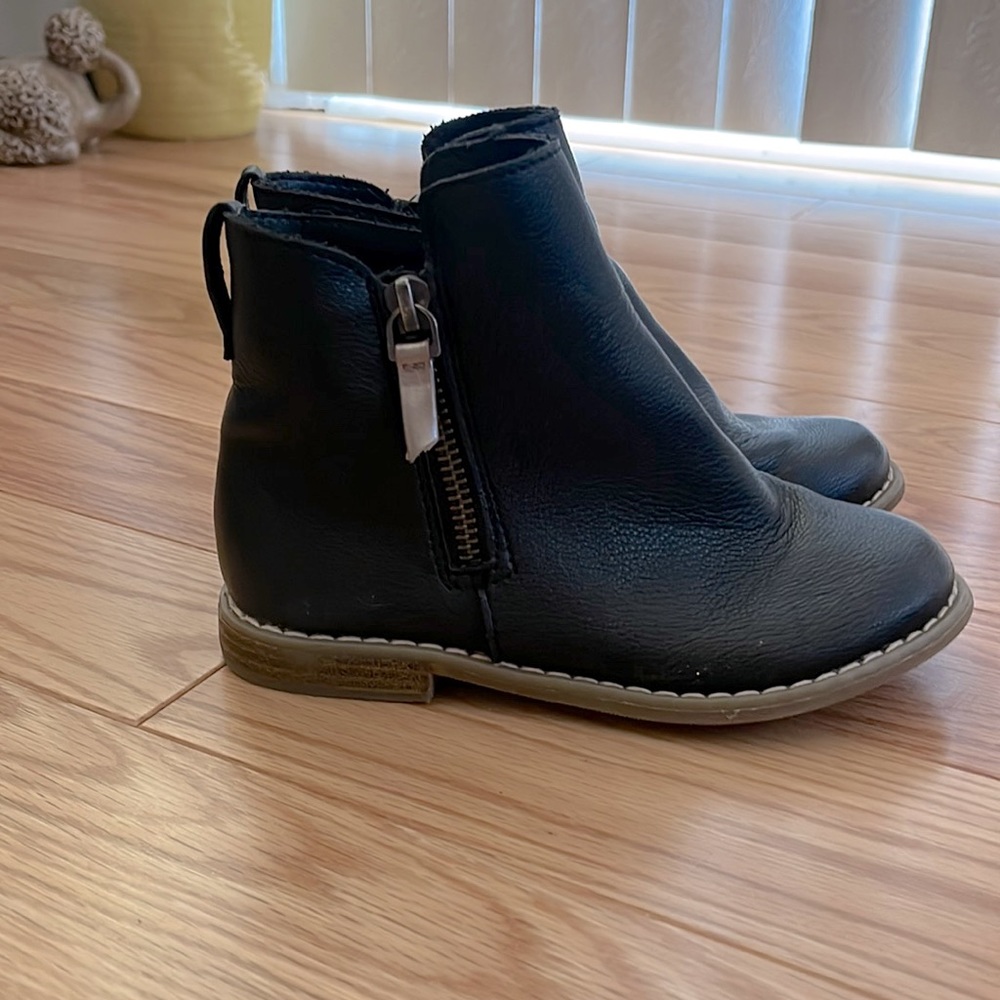 Girls/toddler GAP black boots with zipper.  Great condition